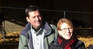 Nicole et Christophe Derouet sont anciens agriculteurs à Saint-Cénéré (Mayenne). Ils ont facilité l’installation de leurs repreneurs Ludovic et Claire Mézière.